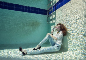 Underwater sunbathing by Lucie Drlikova 